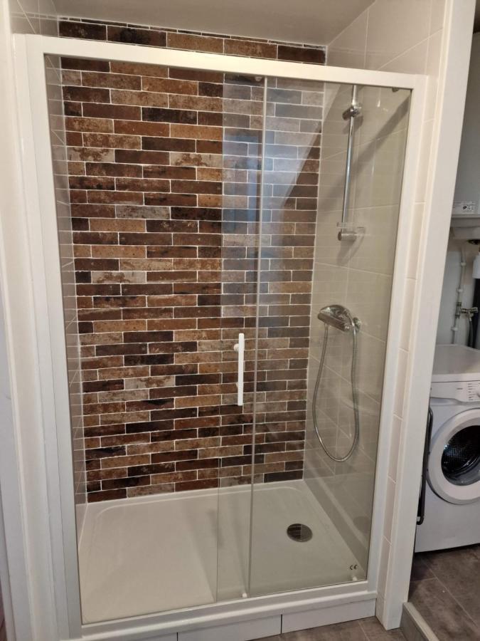 Logement De Caractere En Haute Ville De 캉페흘르 외부 사진