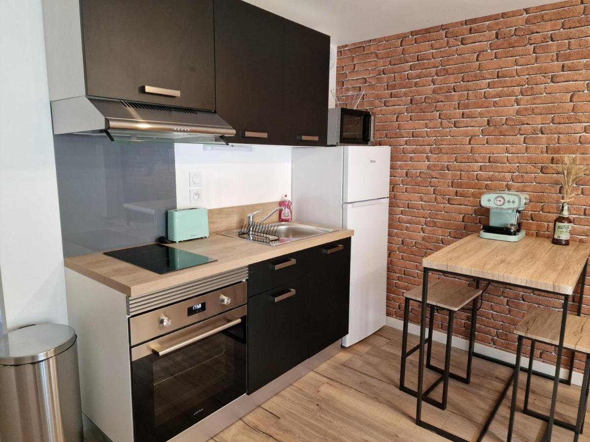 Logement De Caractere En Haute Ville De 캉페흘르 외부 사진