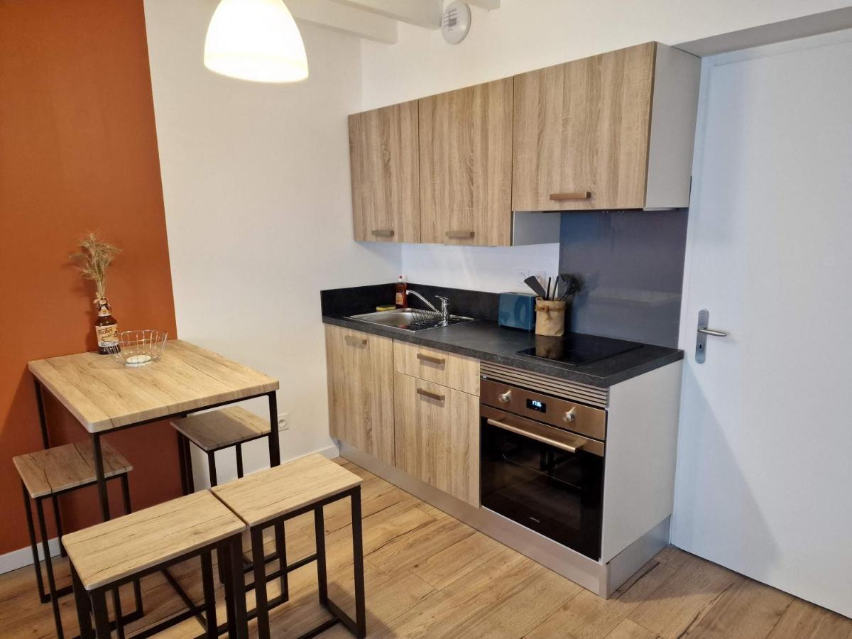 Logement De Caractere En Haute Ville De 캉페흘르 외부 사진